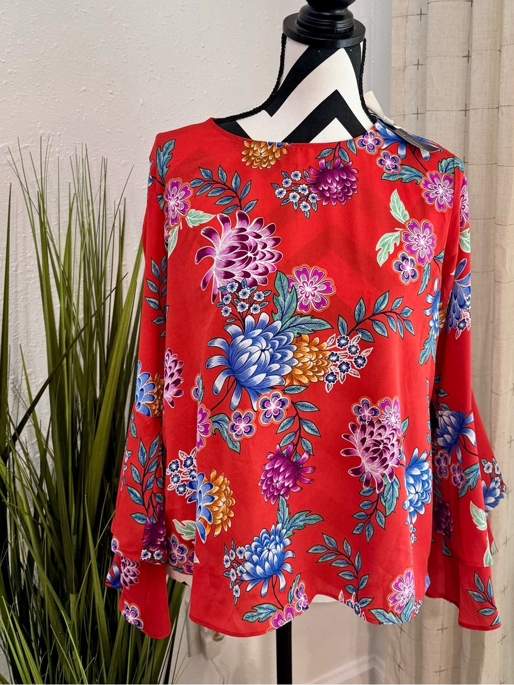 Adrienne Vittadini Red Floral Long-Sleeve Blouse Size Medium